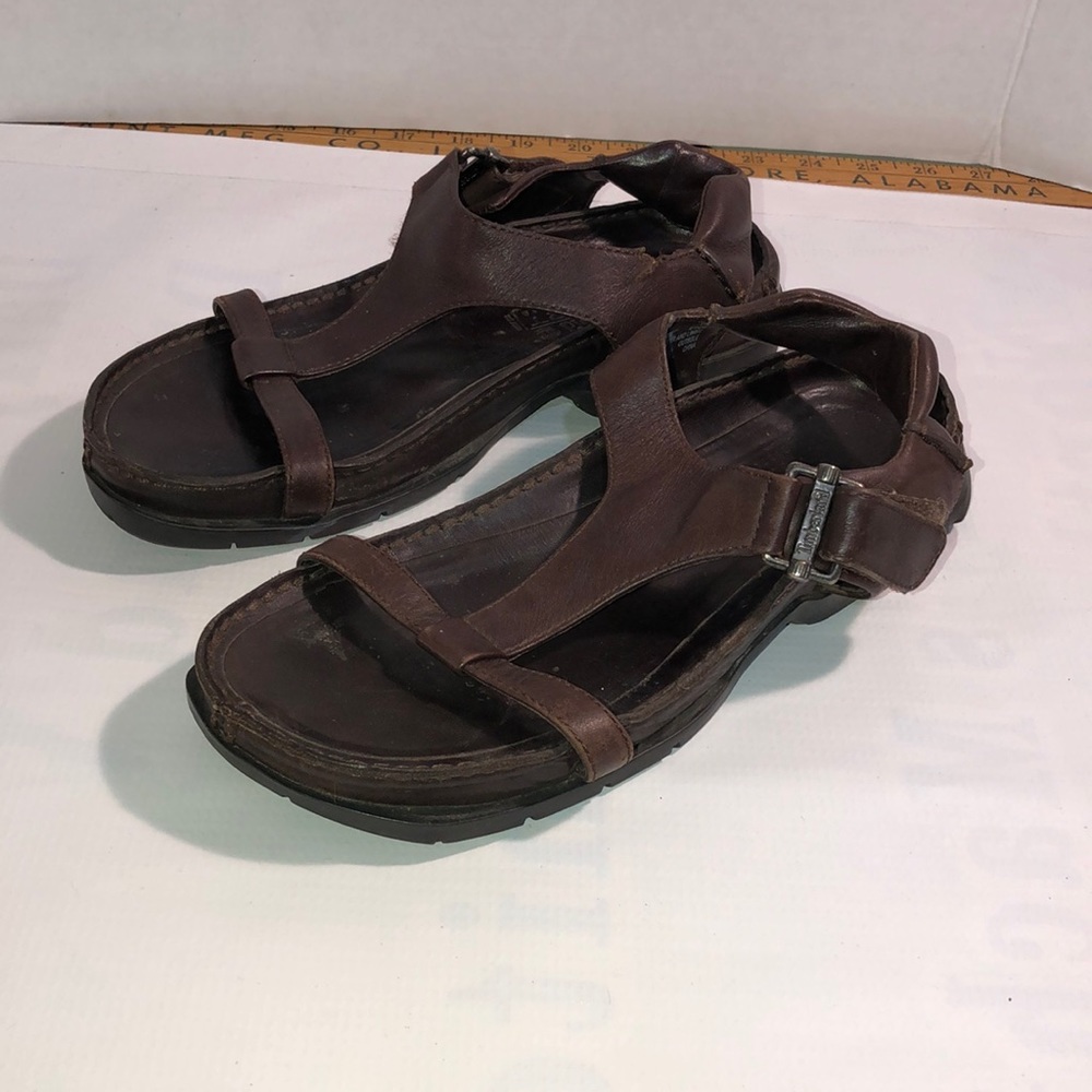 Leather sandals
